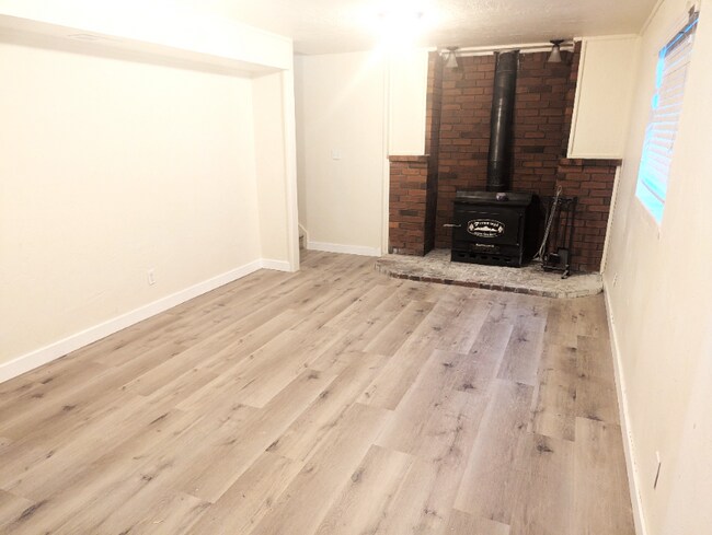 Building Photo - 1099 W 1420 N