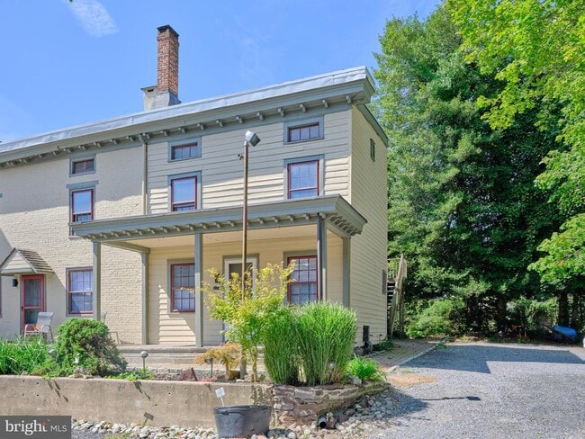 Building Photo - 14 W Bridge St