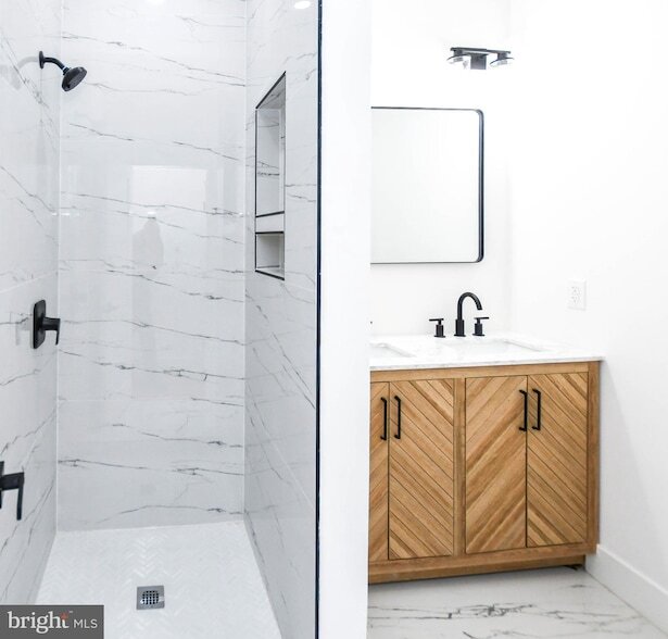 Building Photo - 104 R St NE