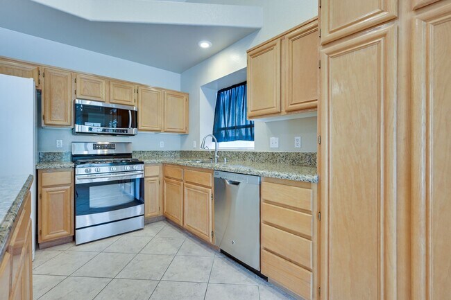 Building Photo - 561 Pacer Terrace