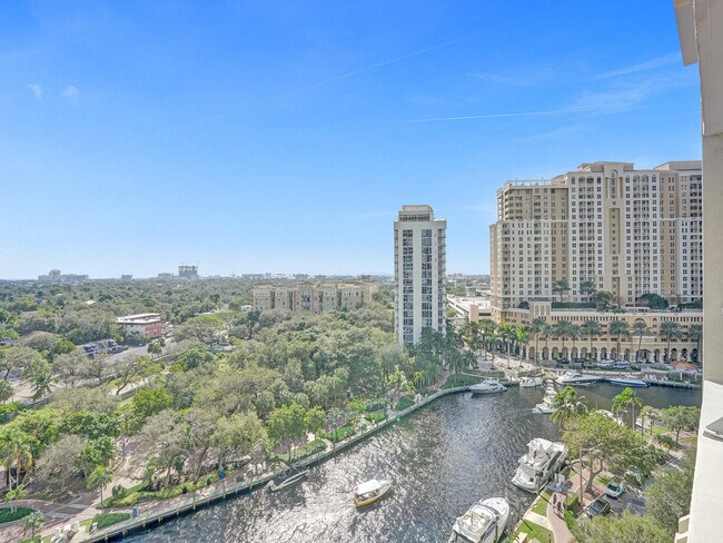 Building Photo - 411 N New River Dr E