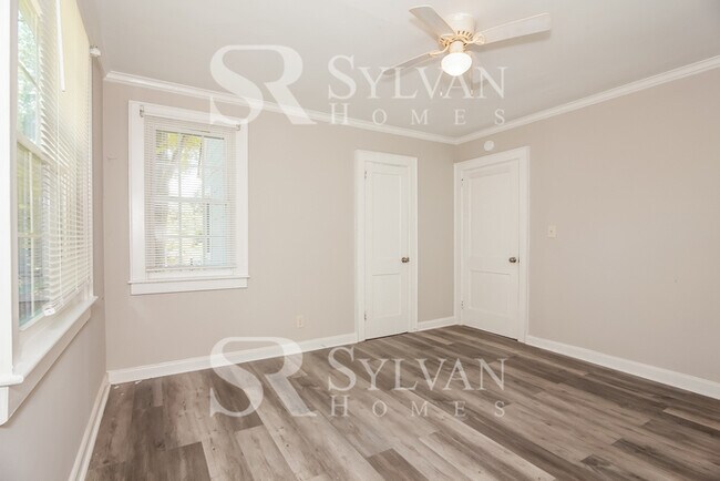 Building Photo - Enjoy living the good life in this 4 bedroom, 2 bathroom home