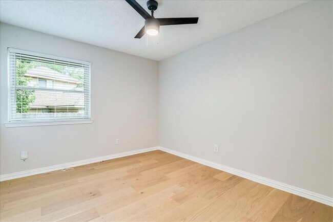 Building Photo - 16517 Spotted Eagle Dr