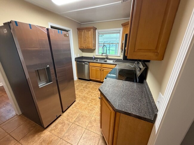 Building Photo - 2 Bedroom / 1.5 Bath Home in Kingsport TN