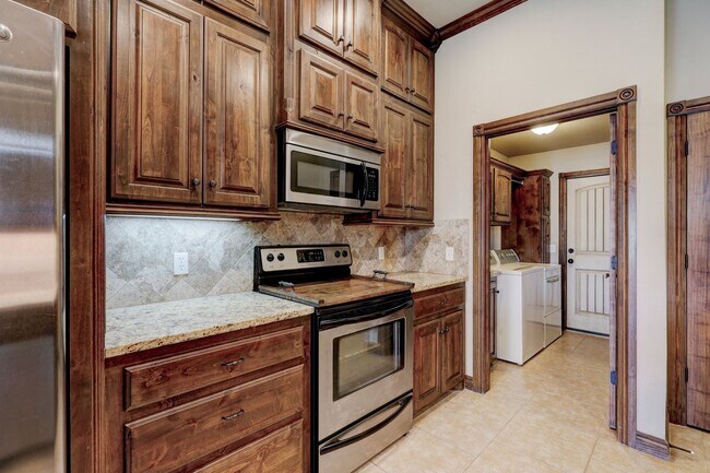 Building Photo - 15166 Fox Hollow Rd