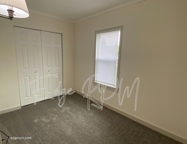 Building Photo - NOW AVAILABLE! Charming 2-bedroom in Water...