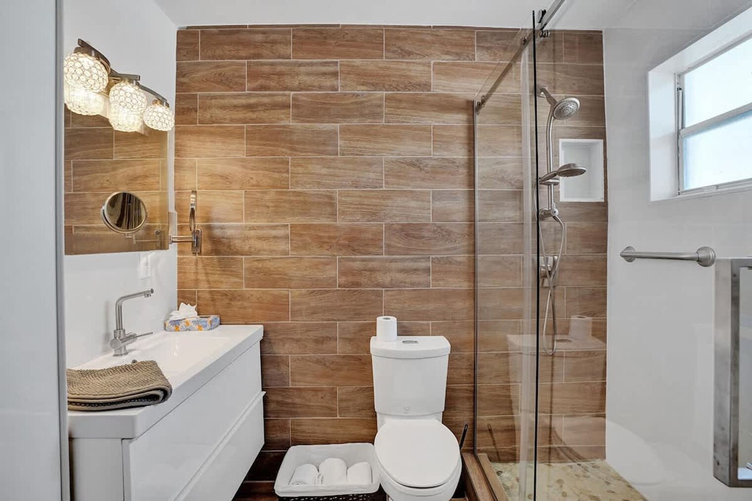 Building Photo - 3215 NE 7th St