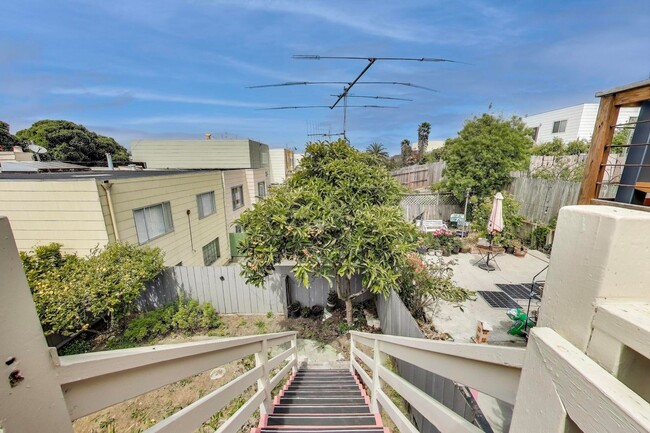 Building Photo - Beautiful Updated 3BD/2BA + Bonus Room Hom...