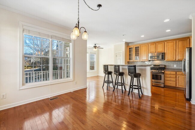 Building Photo - Olde Raleigh Stunner! 2 Primary Suites! Flexible move in date!