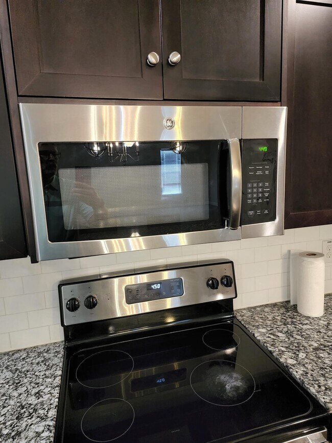 Building Photo - 3075 Margot Ln