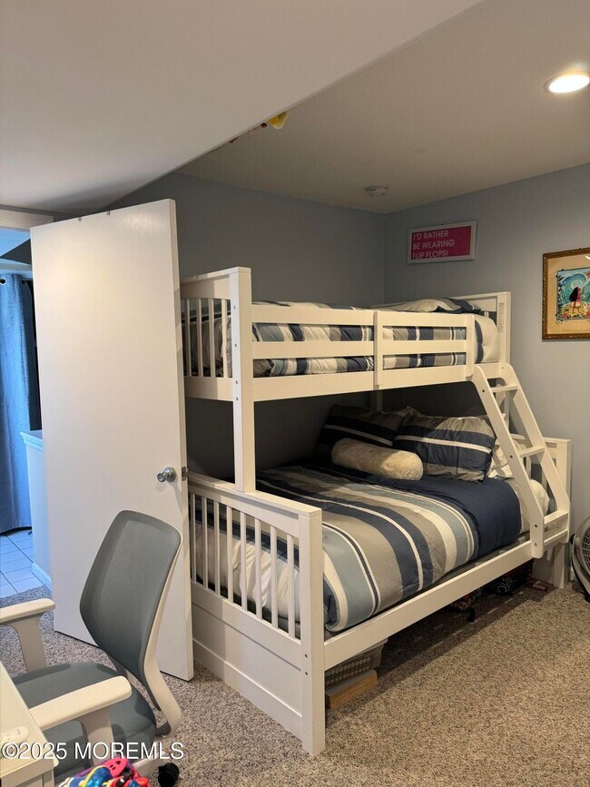 Building Photo - 206 Brinley Ave