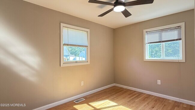 Building Photo - 132 Tiller Ave