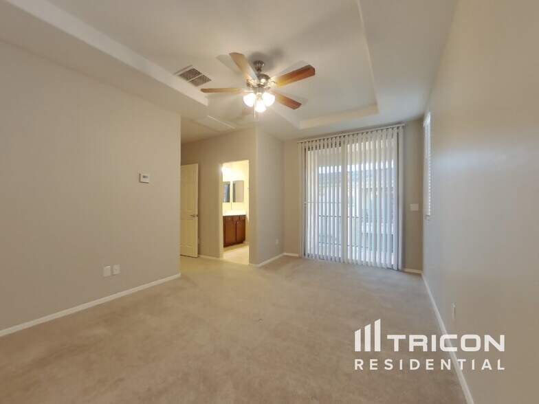 Building Photo - 14875 N 177th Ave