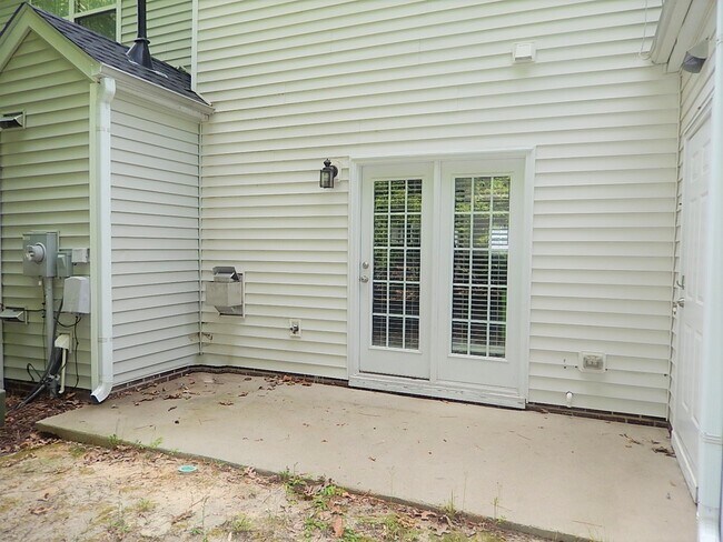 Building Photo - 210 Tallula Ln