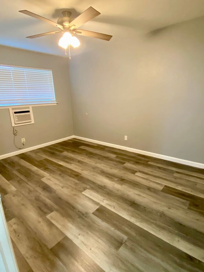 Building Photo - Beautifully Renovated 2BD/1BA Home with Ad...