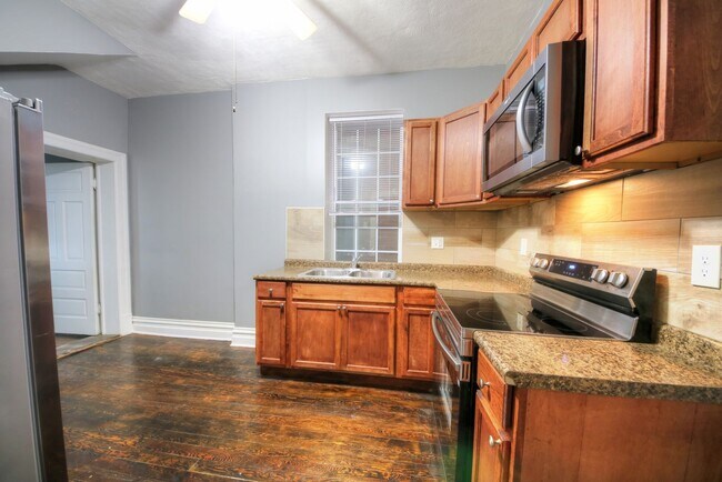Building Photo - 4637 Virginia Ave