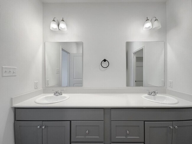 Building Photo - 5524 Itasca St