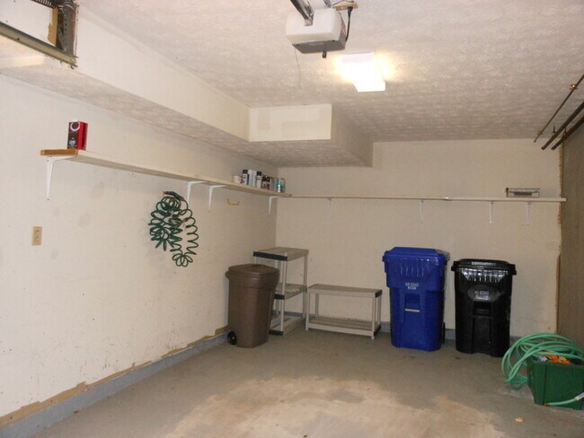 Building Photo - 14 Shoal Creek Rd