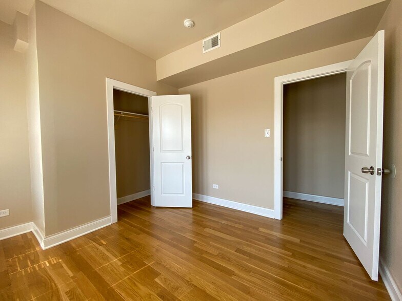 Building Photo - 7334 S Lowe Ave