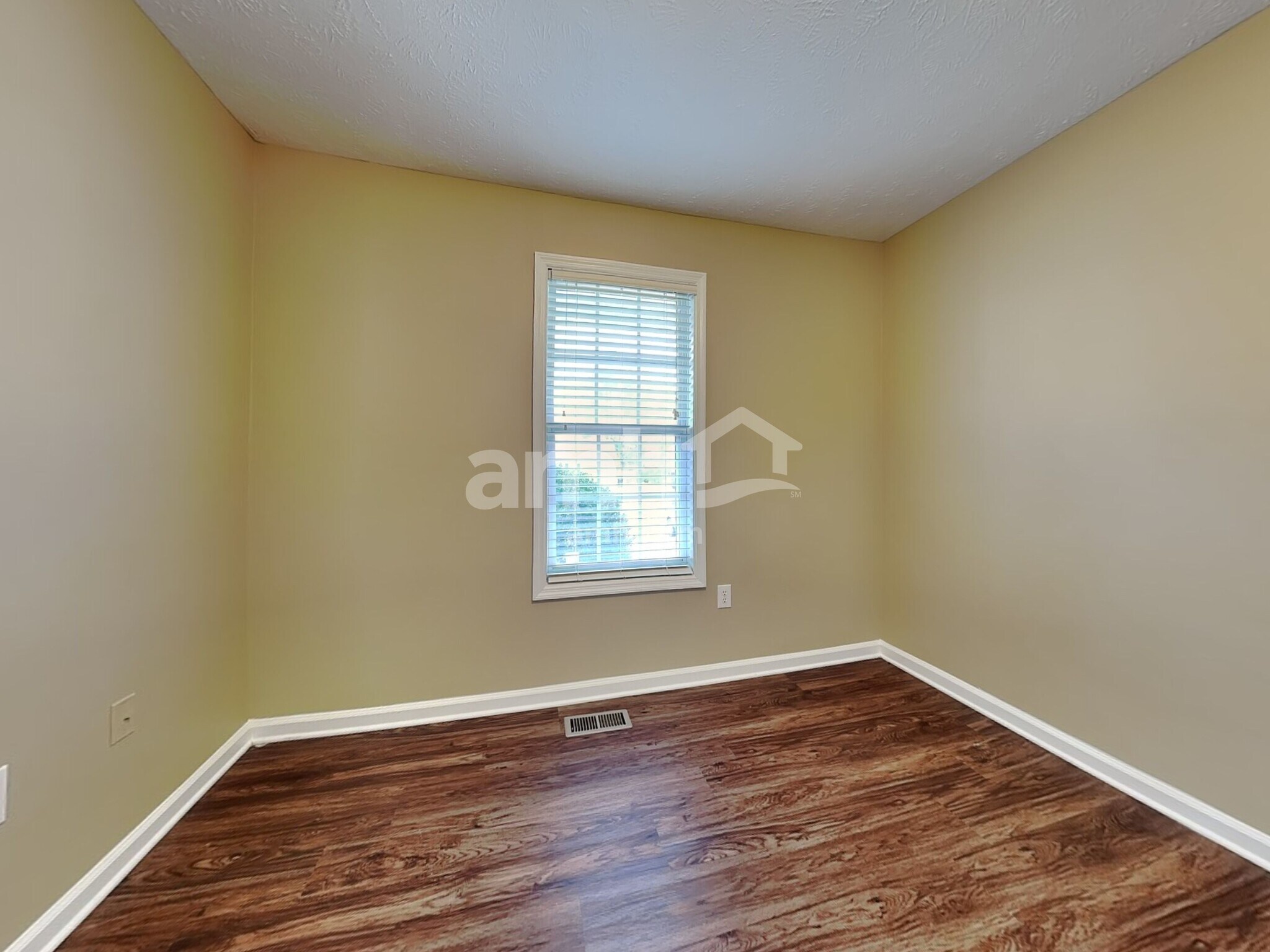 Building Photo - 112 Pine Orchard Ct