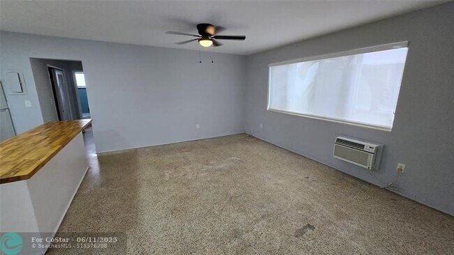 Building Photo - 7725 Harding Ave
