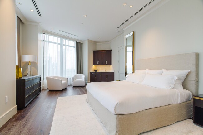 Building Photo - 3376 Peachtree Rd