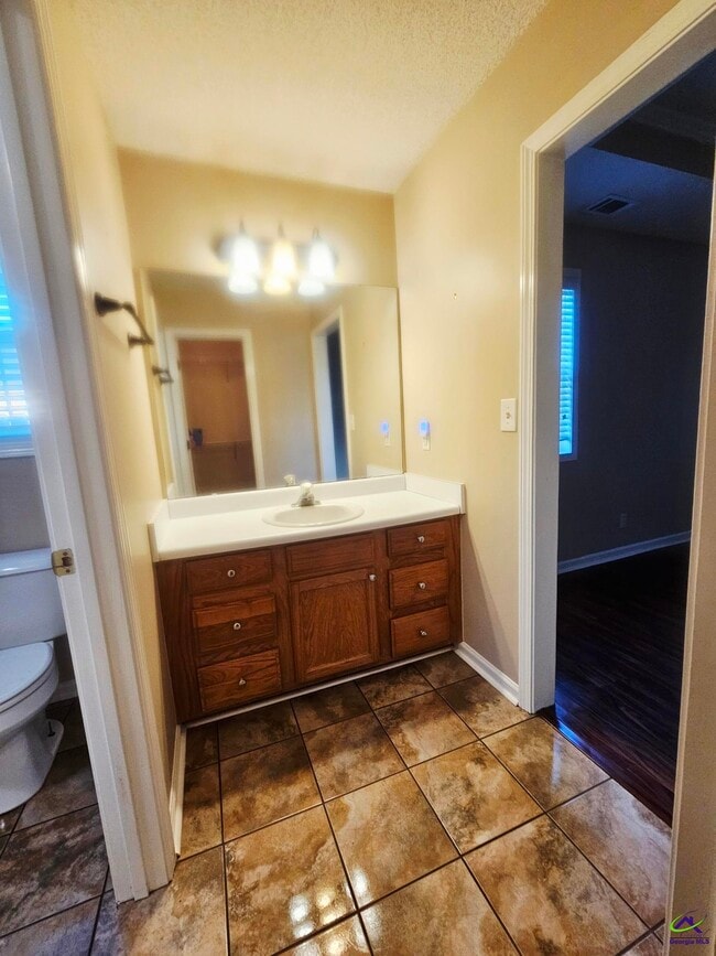 Building Photo - 217 Willis Creek Rd