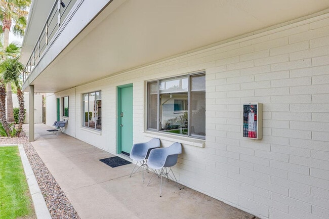 Building Photo - 6805 E 2nd St