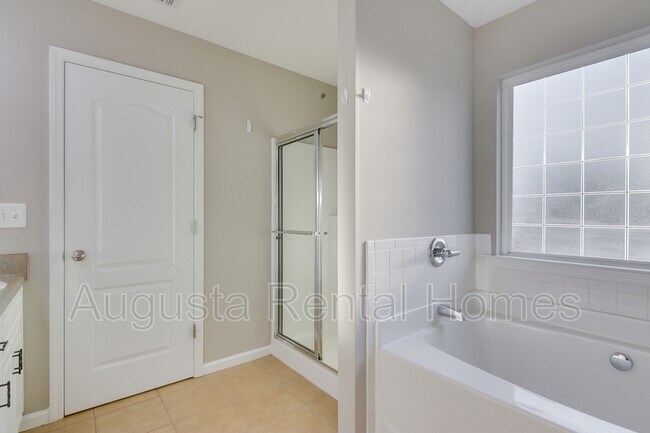 Building Photo - 733 Keyes Dr