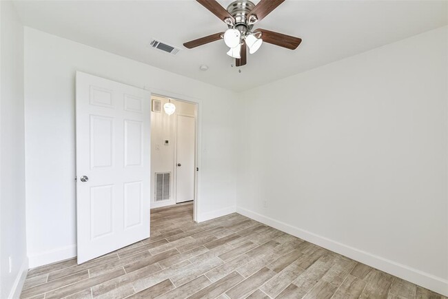Building Photo - 4707 Northrup Dr