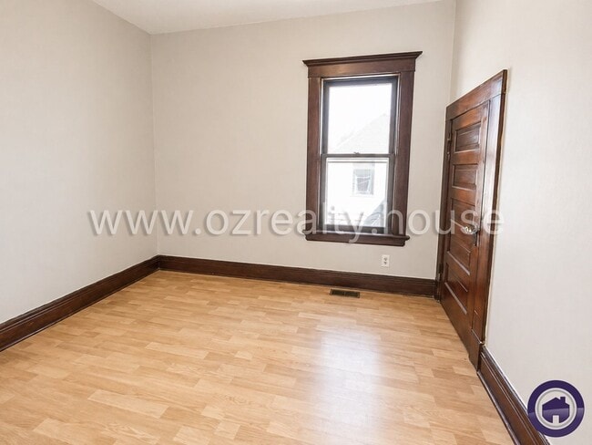 Building Photo - 1031 N Michigan St