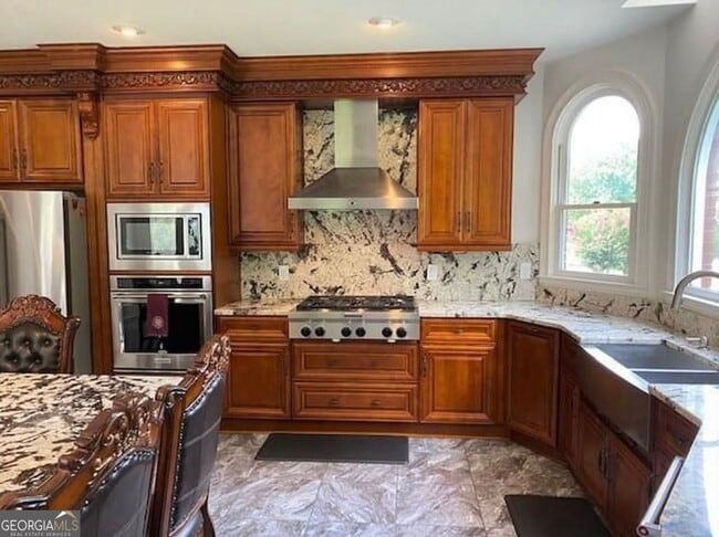 Building Photo - 235 Summerhouse Ln