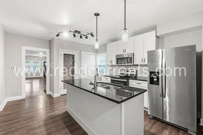 Building Photo - 218 Jefferson Ave