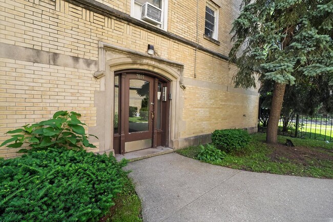 Building Photo - 7019 S Merrill Ave