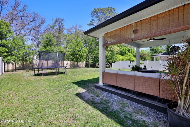 Building Photo - 409 Honeycomb Trl