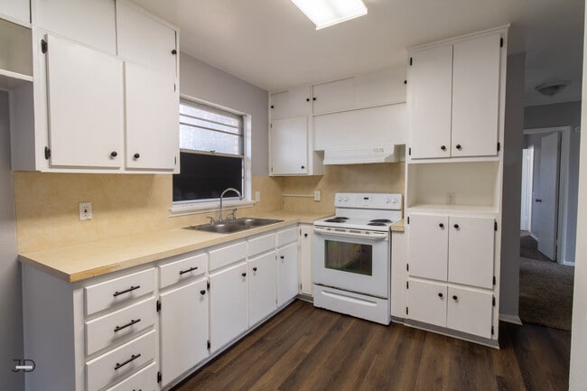 Building Photo - 1808 Las Cruces Ln