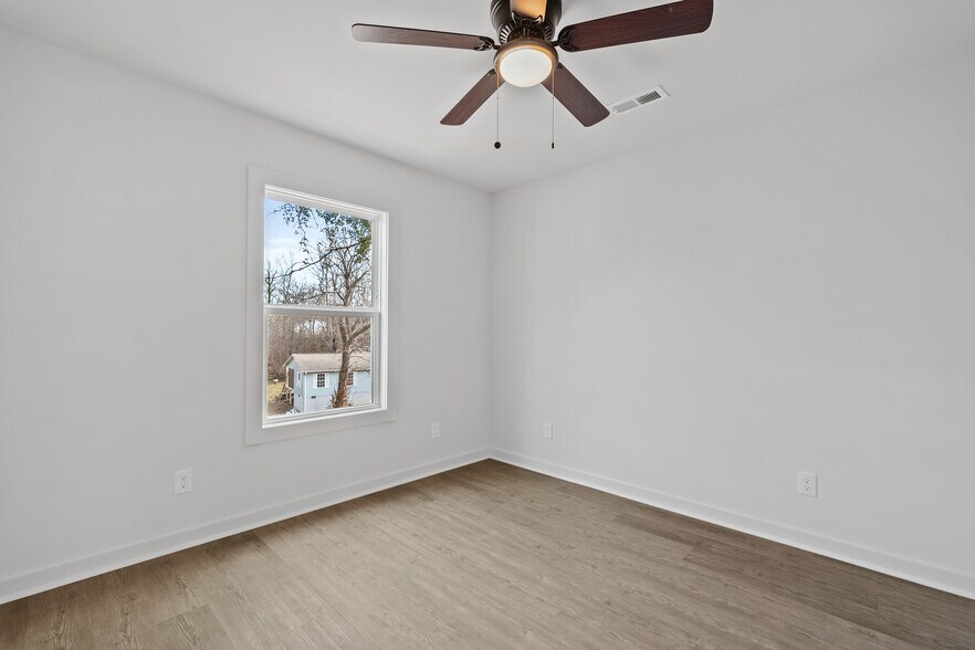 Building Photo - 4621 Julian St