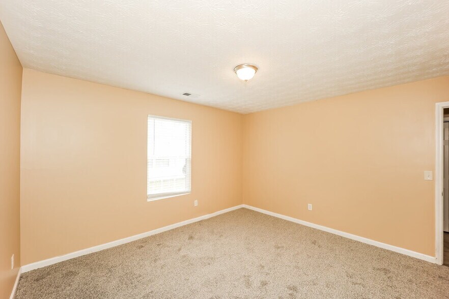 Building Photo - 468 Cathedral Dr