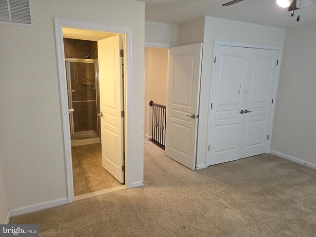 Building Photo - 8232 Heritage Crossing Ct