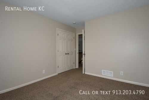 Building Photo - 14807 Robinson St