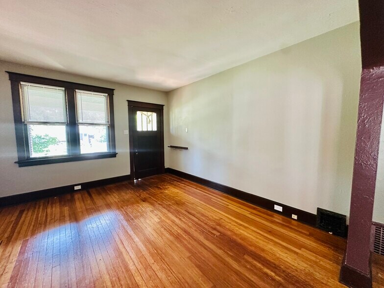 Building Photo - 7509 Trenton Ave