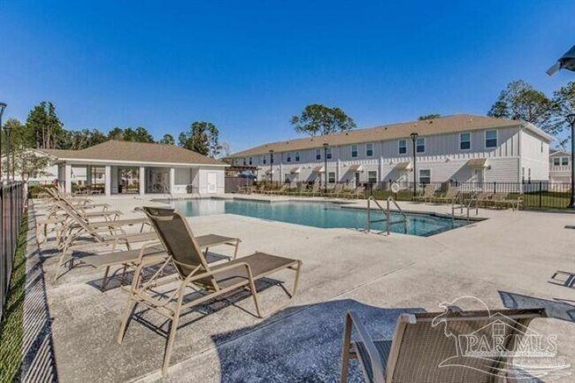 Building Photo - 1528 Farragut Way