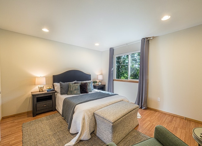 Building Photo - Bright and Modern 3bed Home in Perfect Location