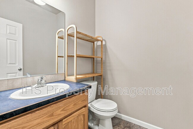 Building Photo - 9711 Nottingham Dr