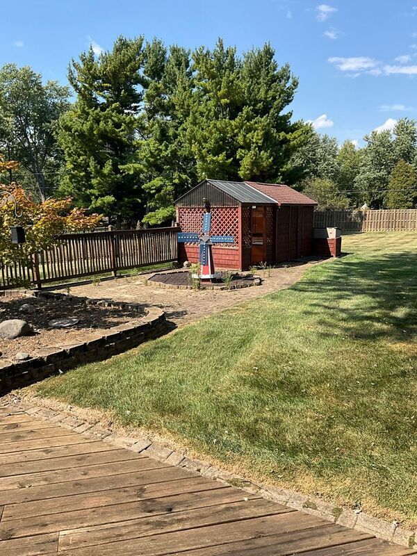 Building Photo - 539 E Rahn Rd