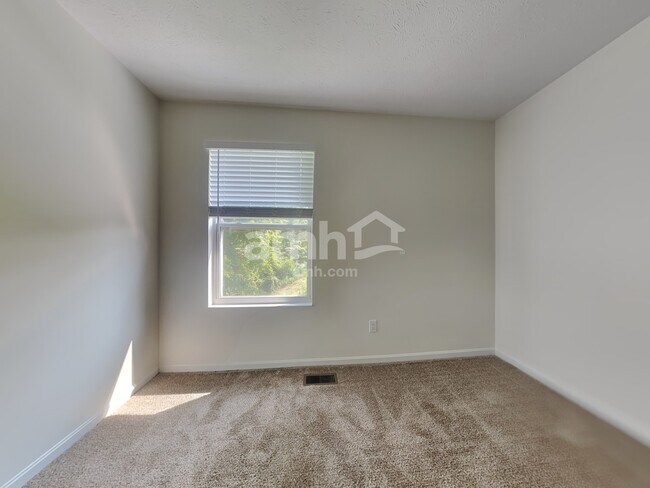 Building Photo - 1335 Wingate Dr