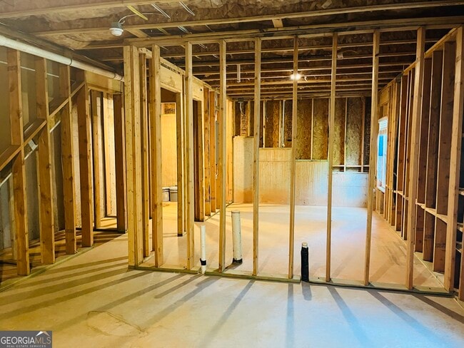 Building Photo - 138 Silver Birch Pass