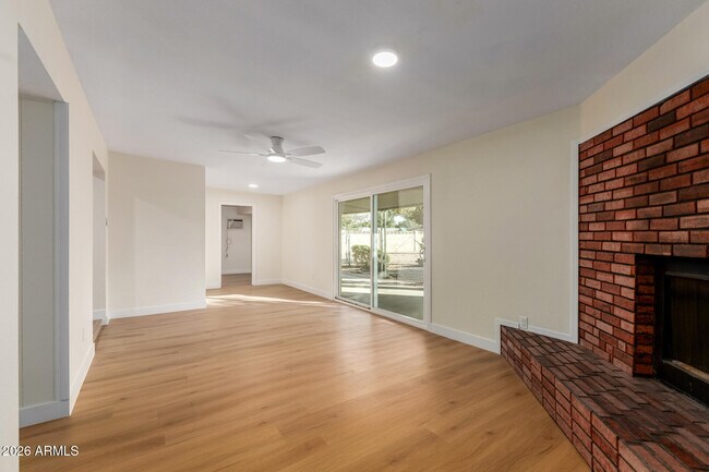 Building Photo - 2013 W San Juan Ave