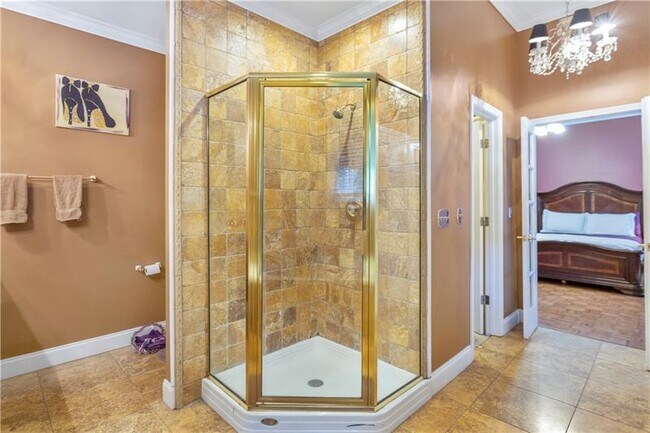 Building Photo - 65 Claire Dr SE