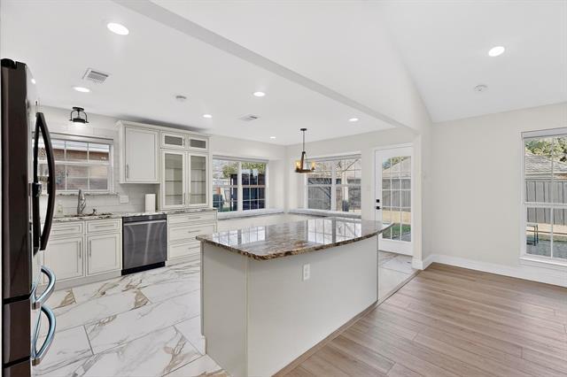 Building Photo - 3233 Santana Ln